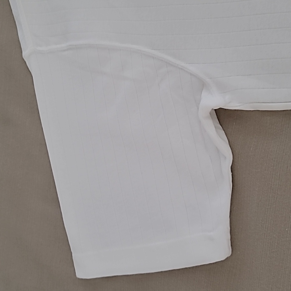 Geoffrey Beene Ribbed White Tee - Picture 6 of 11